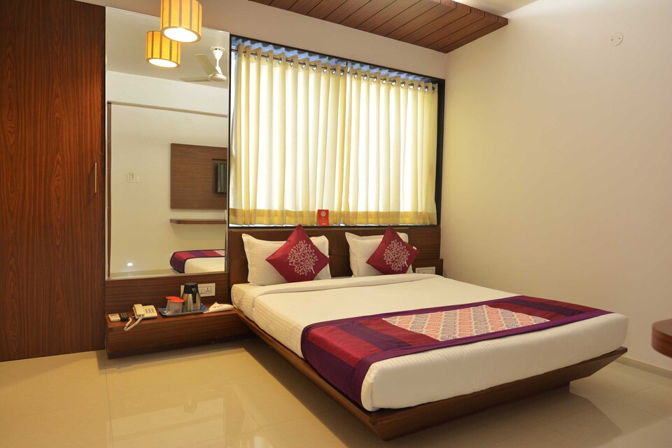 OYO 3652 Hotel Pallav, Kalawad Road Rajkot, Rajkot